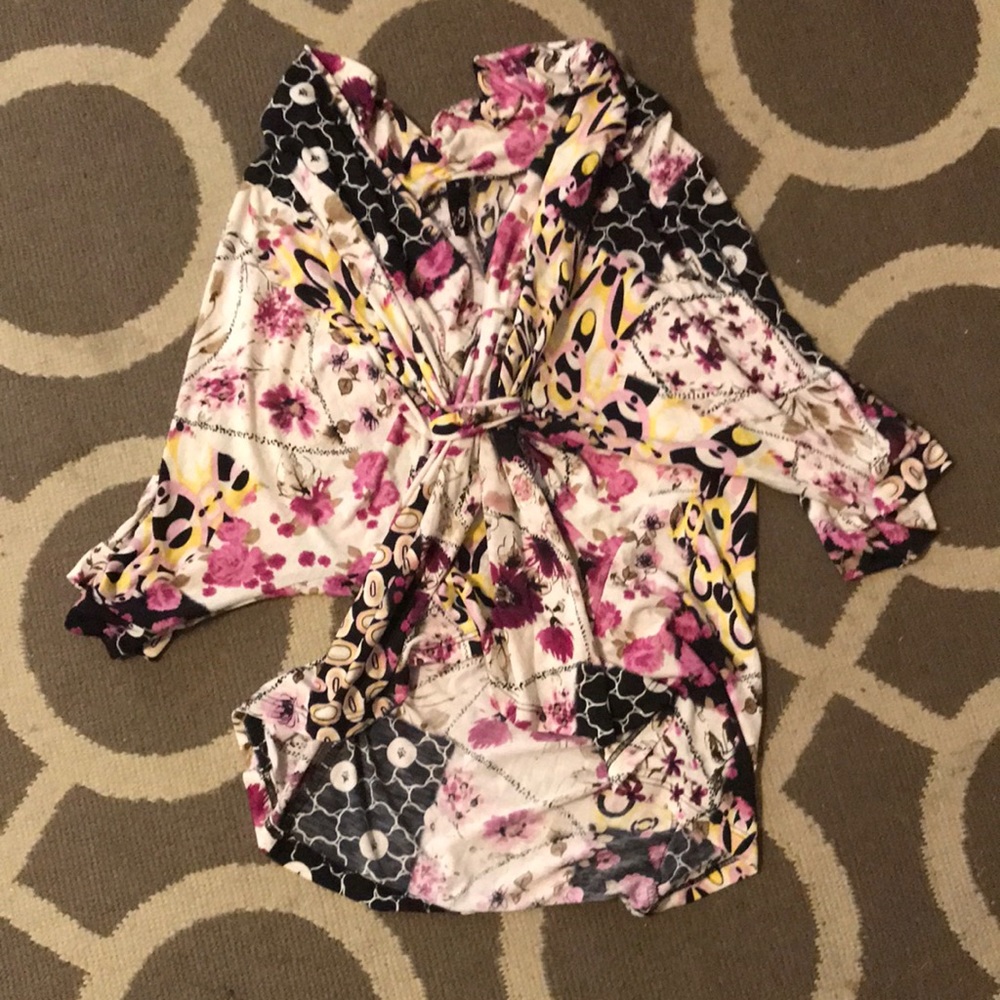 cute colorful top, only worn once